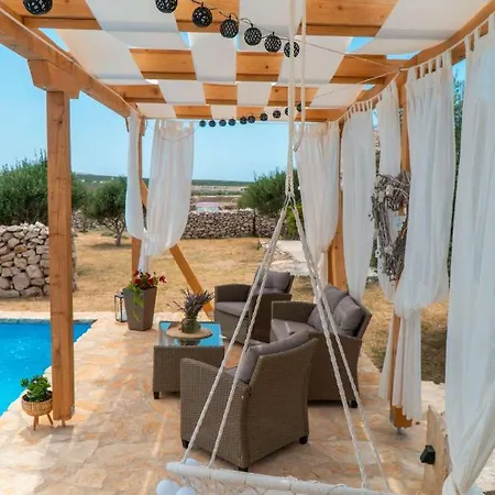 Holiday home Opg Pelejs Pag Town