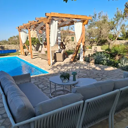 Opg Pelejs Holiday home Pag Town
