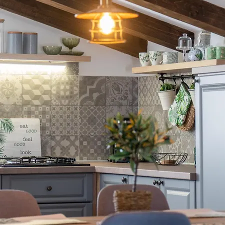 Opg Pelejs بيت للعطل Košljun