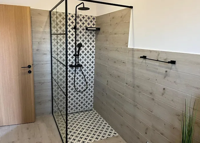 Opg Pelejš 度假居 Košljun